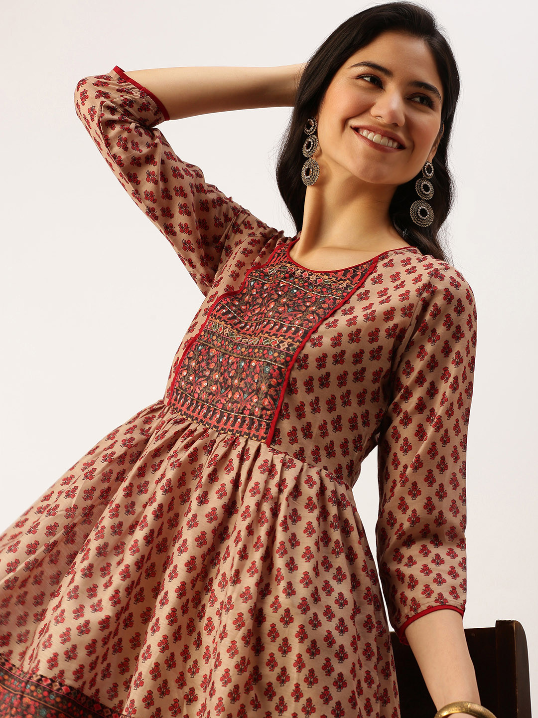 

SHOWOFF Women Beige Floral Yoke Design Kurti