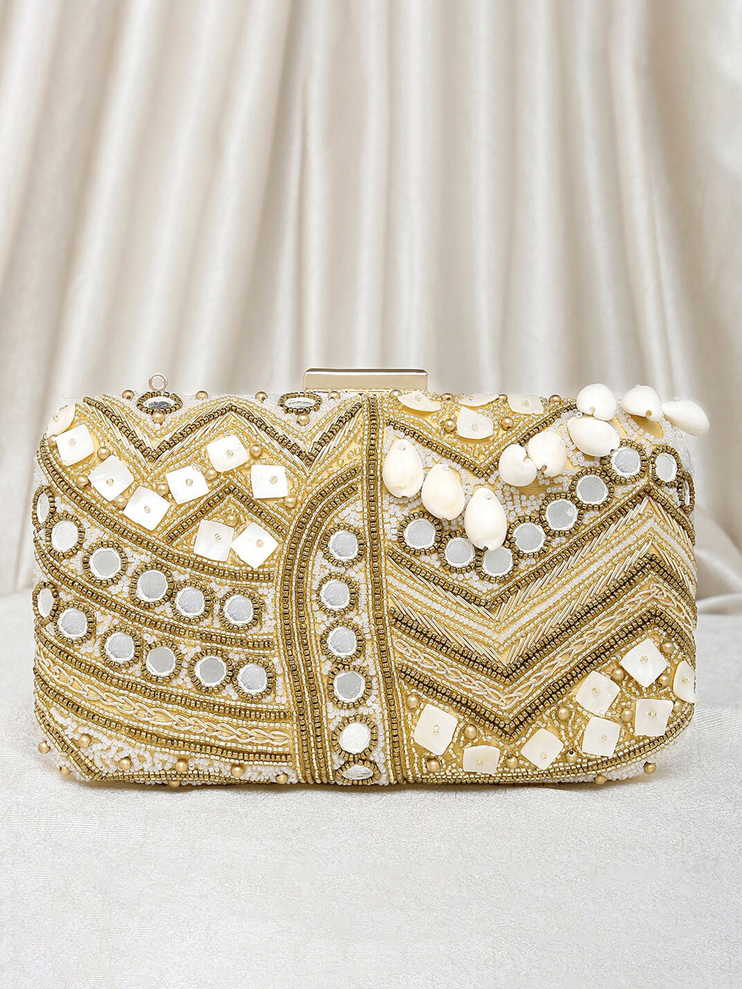 

Peora Women Gold Clutches