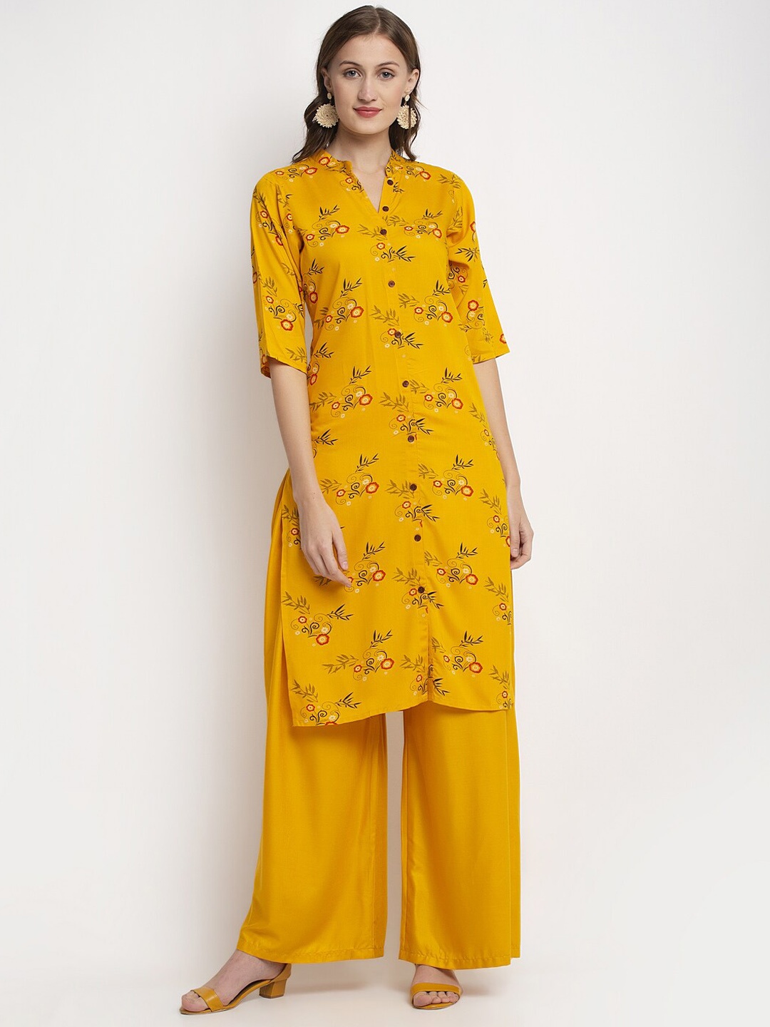 

NEUDIS Women Yellow Floral Printed Mirror Work Kurta