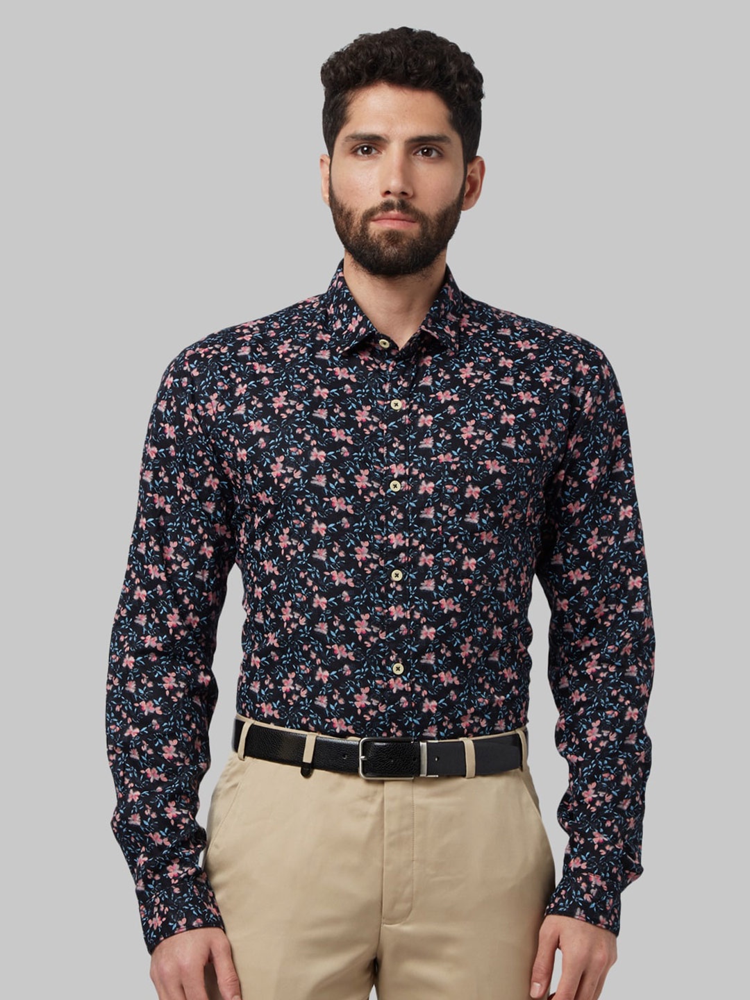 

Park Avenue Men Black Slim Fit Floral Printed Casual Shirt