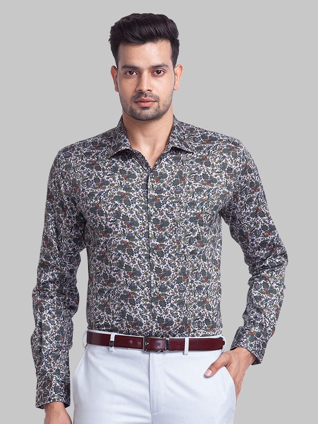 

Park Avenue Men Green & White Slim Fit Floral Printed Casual Shirt