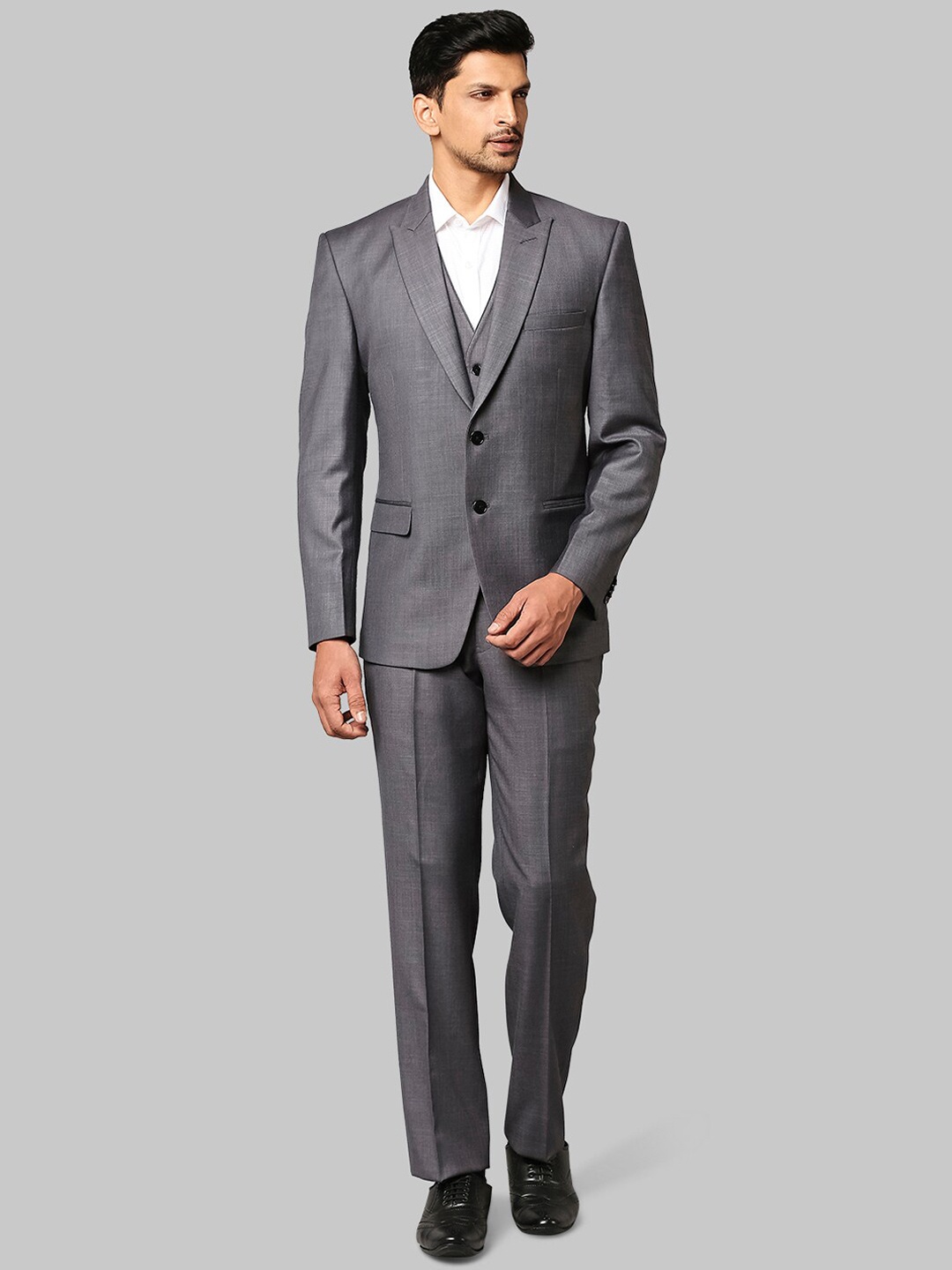 

Park Avenue Men Grey Solid Single-Breasted Three-Piece Formal Suit
