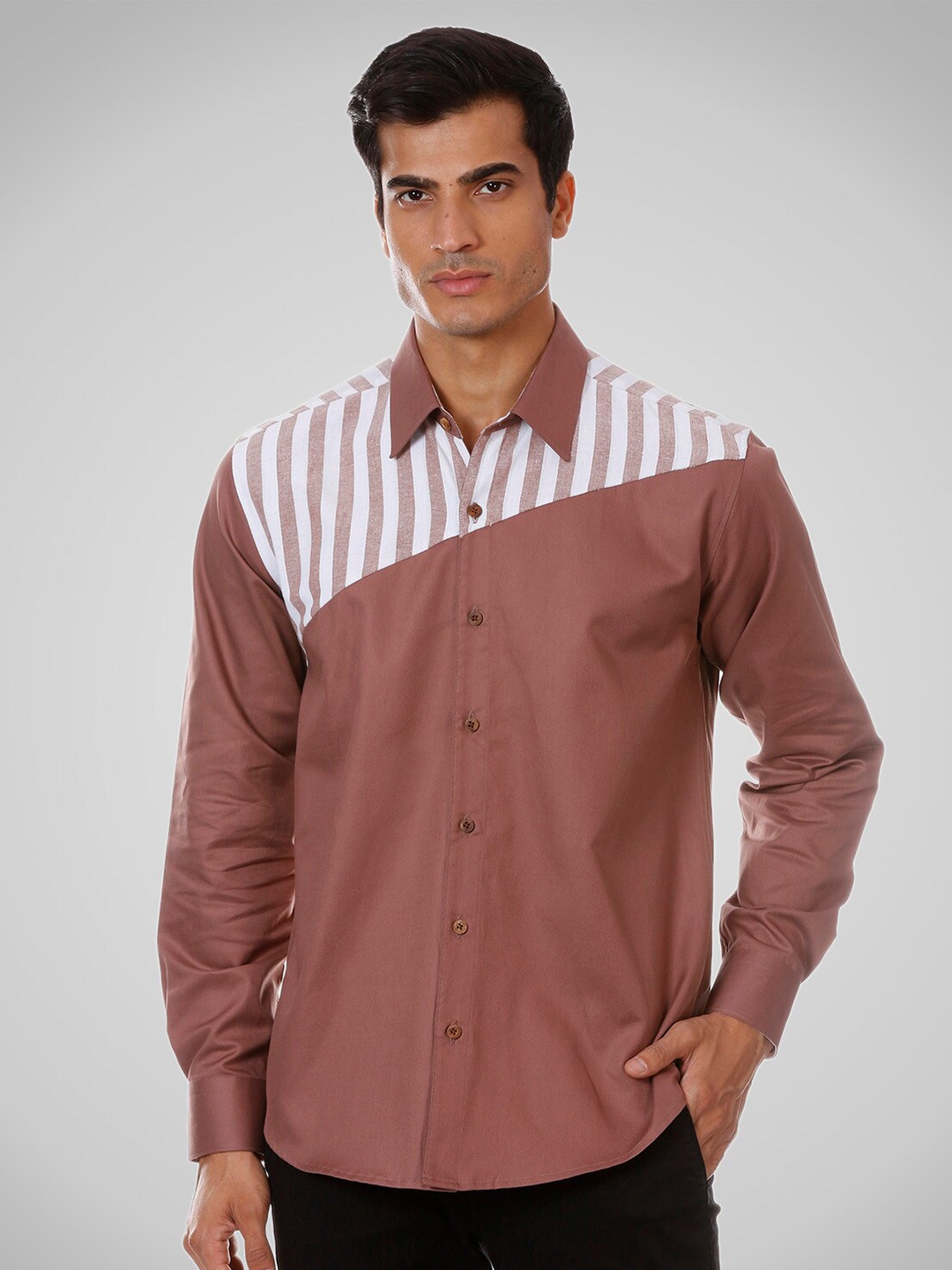 

SHIRT THEORY Men Brown Comfort Striped Casual Shirt