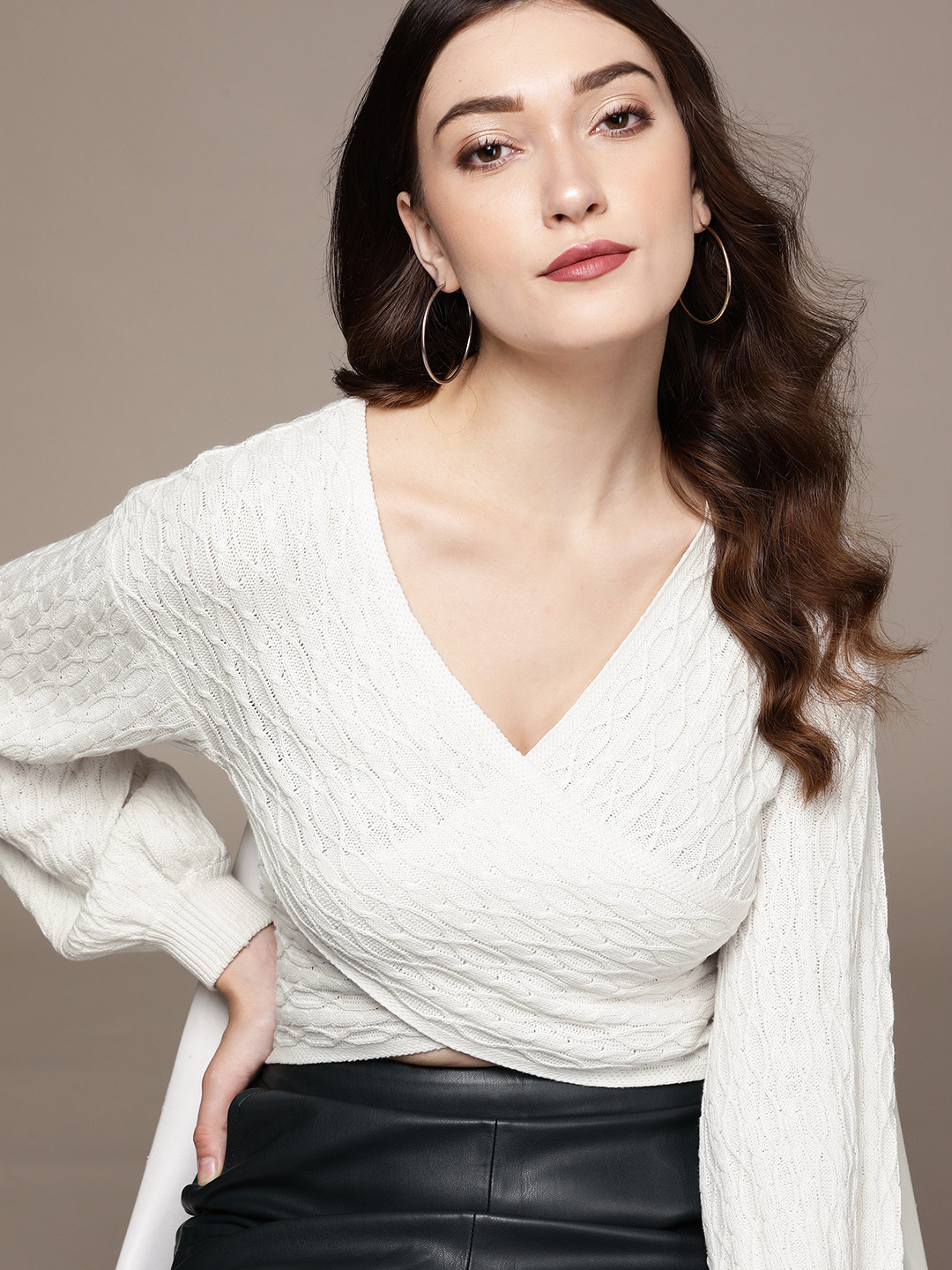 

bebe Women Brighter Basics Egret Cable Knit Wrap Style Puff Sleeves Pullover, White
