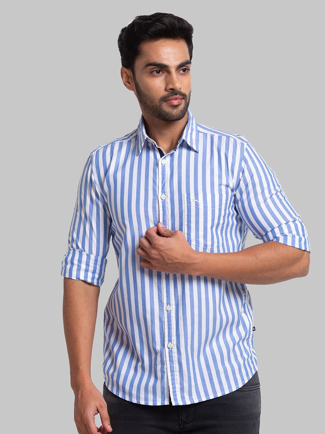 

Parx Men Blue Slim Fit Striped Casual Shirt