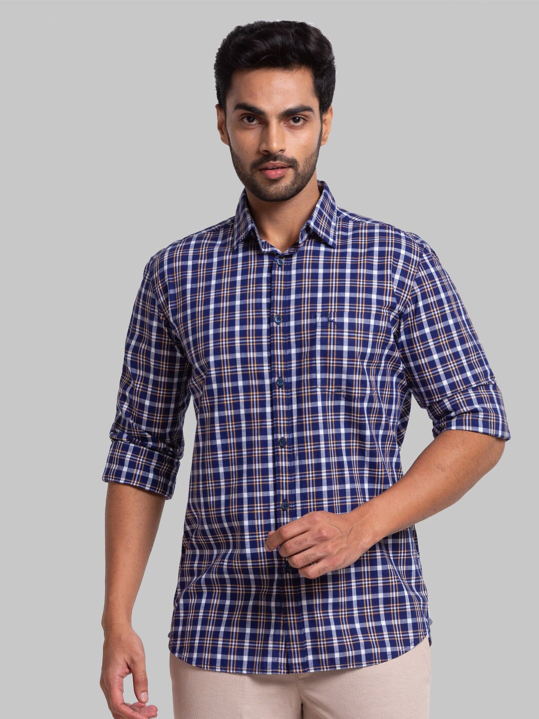 

Parx Men Blue Slim Fit Checked Pure Cotton Casual Shirt