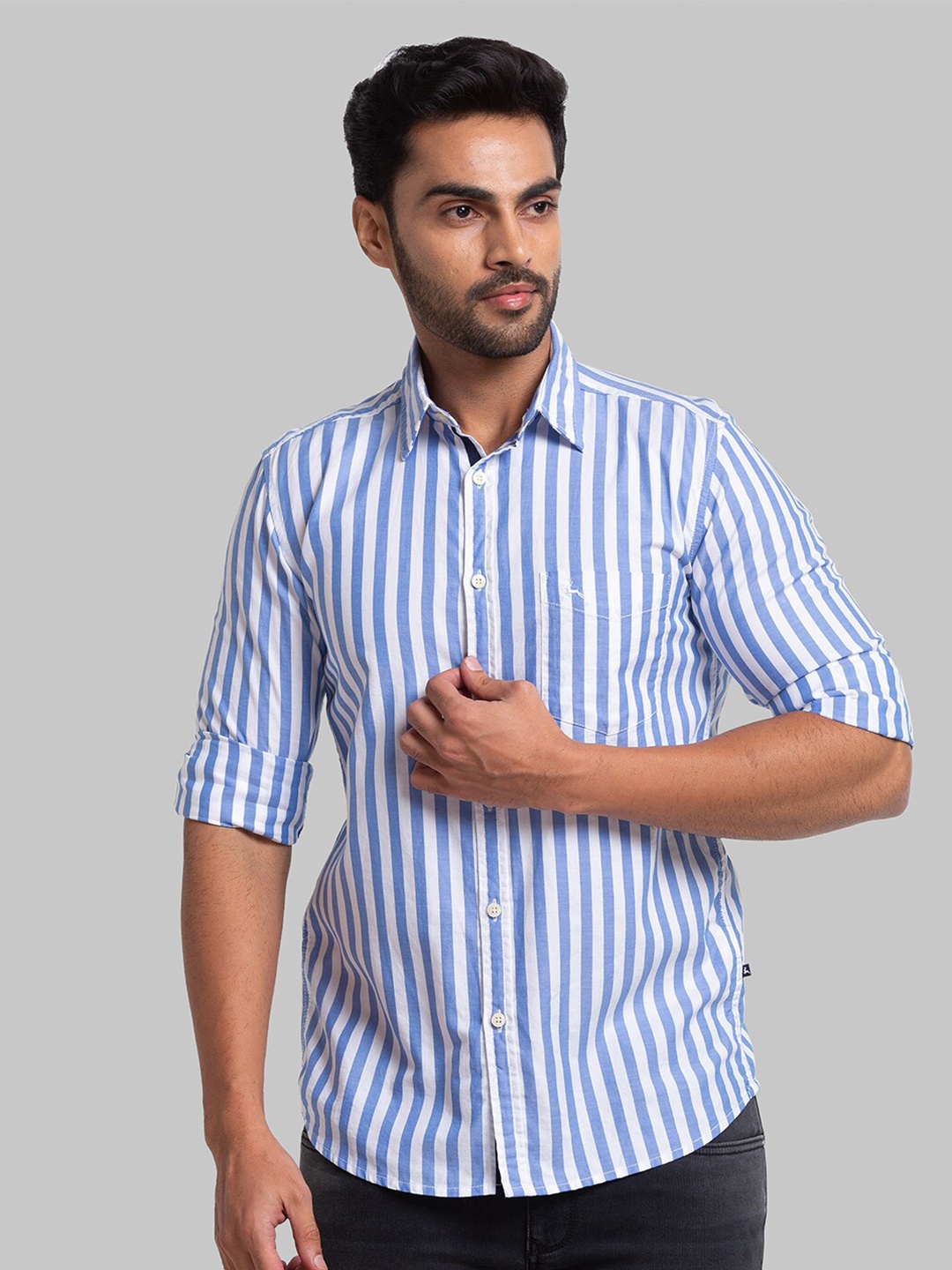 

Parx Men Blue Slim Fit Striped Pure Cotton Casual Shirt