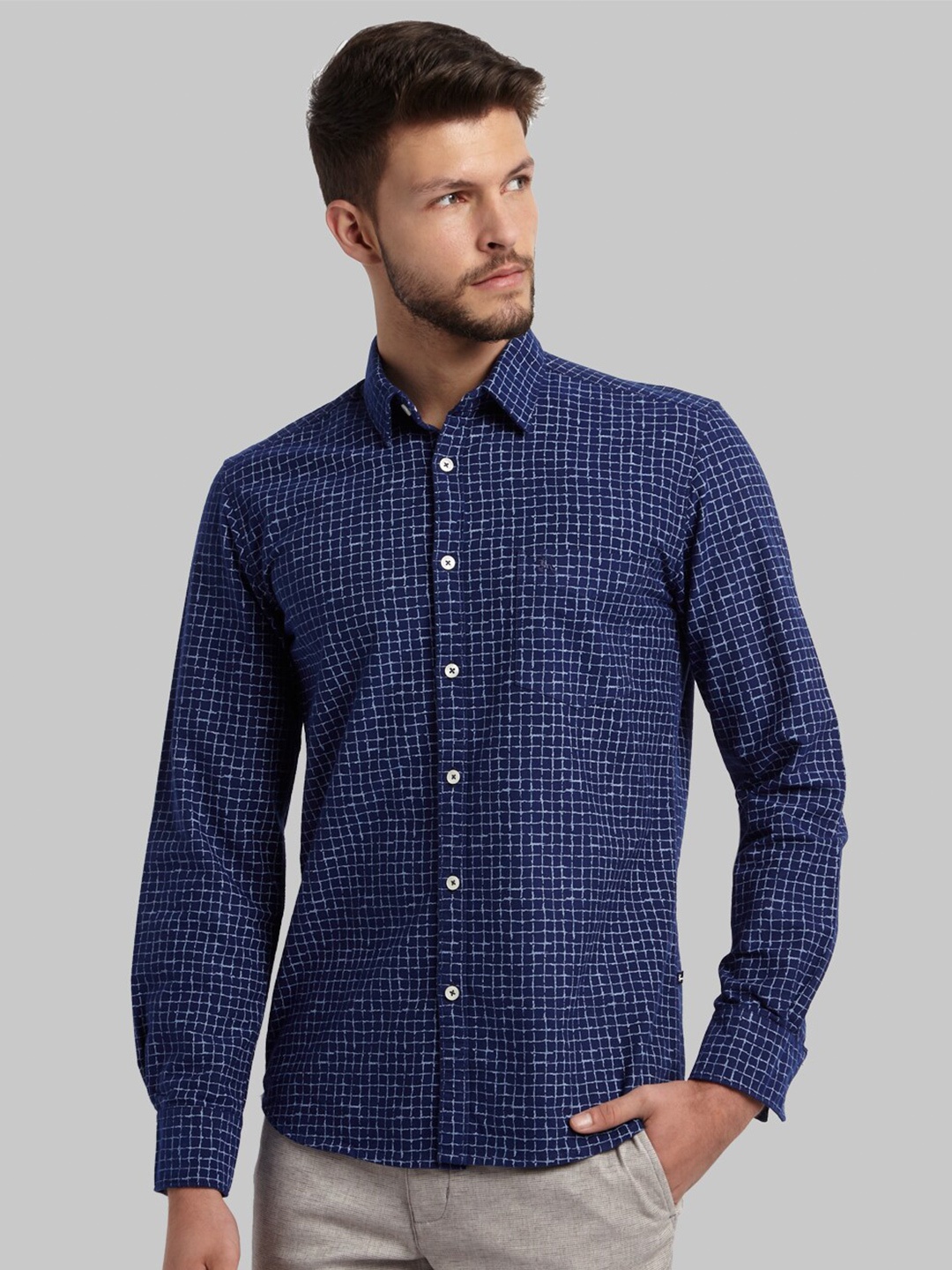 

Parx Men Blue Slim Fit Checked Casual Shirt