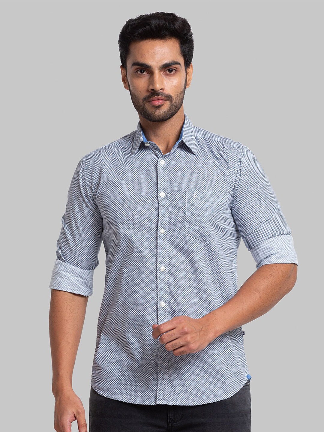 

Parx Men White & Blue Slim Fit Printed Casual Shirt