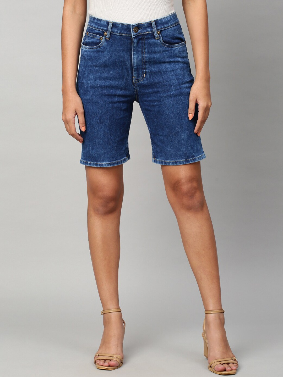 

Chemistry Women Blue Slim Fit Mid Rise Denim Shorts