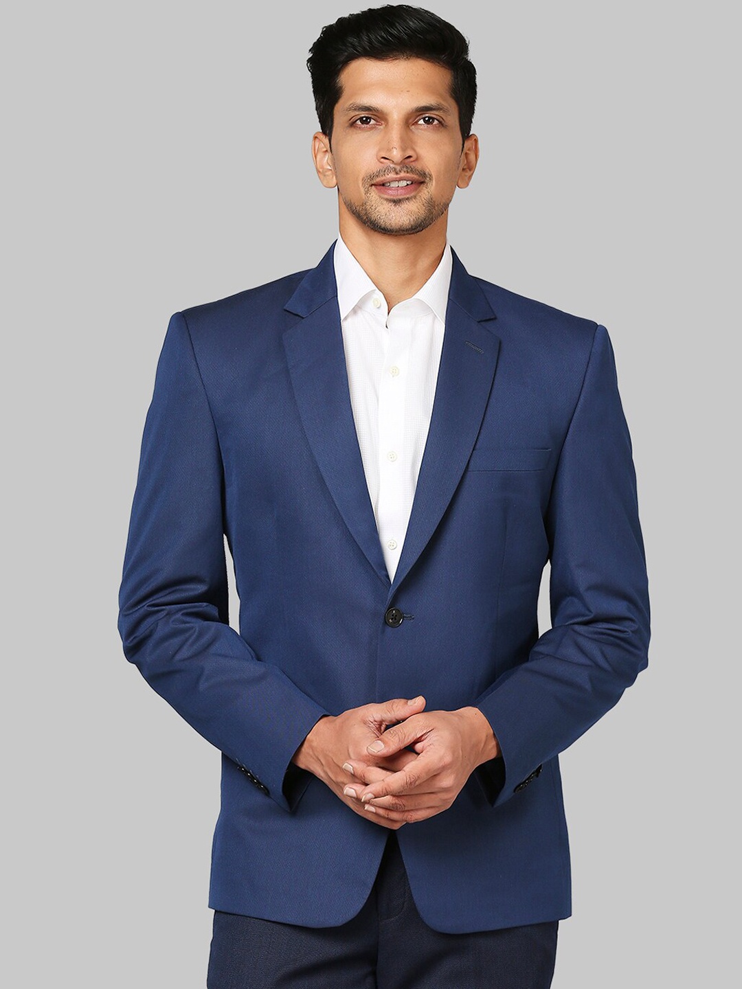 

Raymond Men Blue Solid Single-Breasted Two-Piece Formal Suit
