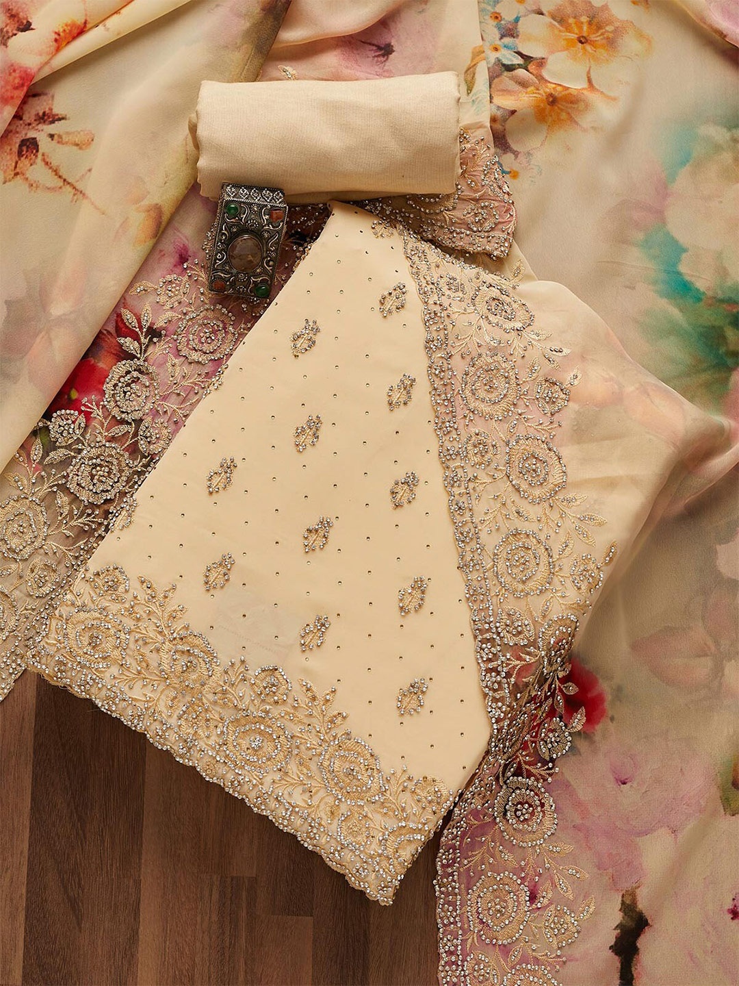 

Koskii Gold-Toned & Red Embroidered Unstitched Dress Material