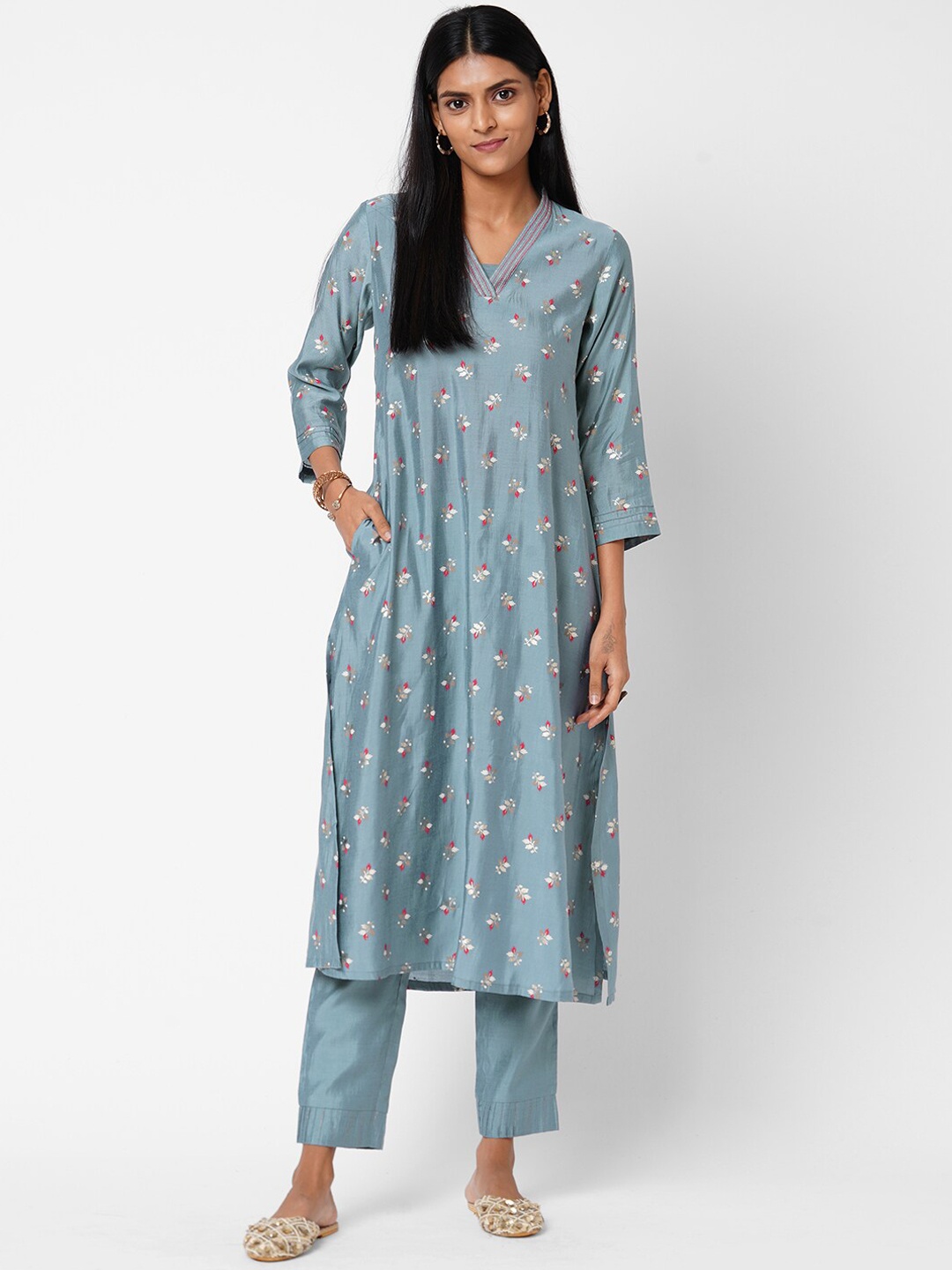 

KAMI KUBI Women Blue Floral Printed Kurta