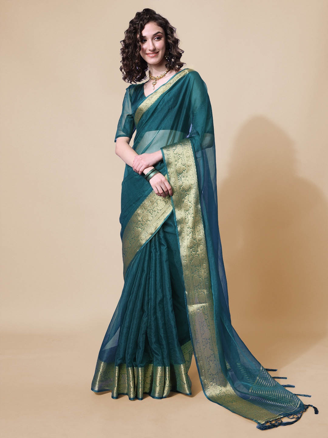 

Sangria Green & Gold-Toned Woven Design Zari Organza Saree
