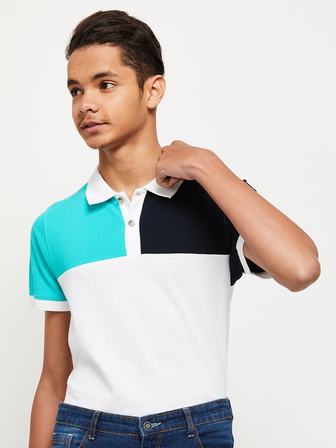 

max Boys White & Navy Blue Colourblocked Polo Collar T-shirt