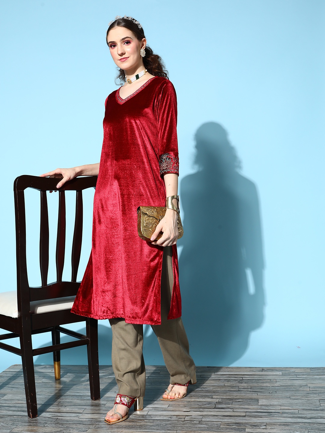

Shae by SASSAFRAS Women Maroon Velvet Velvet Kurta