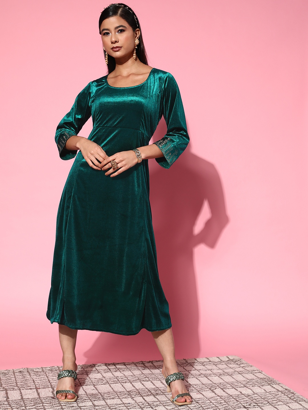 

Shae by SASSAFRAS Women Tranquil Teal Solid Velvet Dress