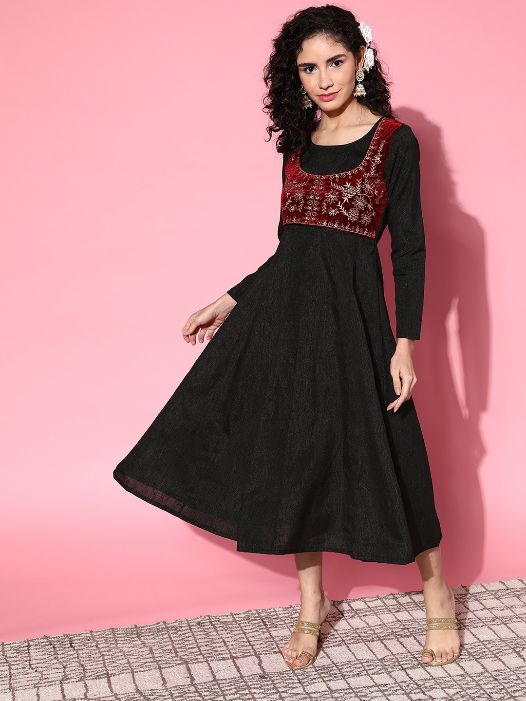 

Shae by SASSAFRAS Women Classy Black Solid Velvet Dress