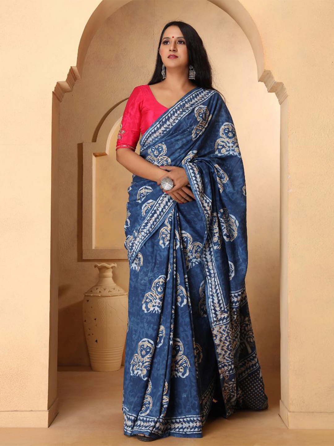 

Baisacrafts Blue & White Ethnic Motifs Pure Cotton Dabu Saree