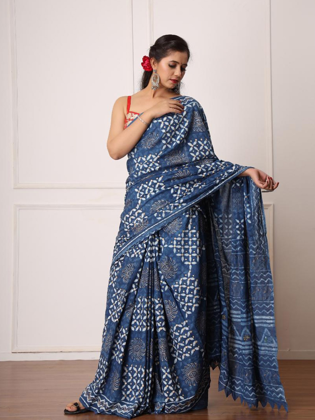 

Baisacrafts Blue Ethnic Motifs Pure Cotton Dabu Saree