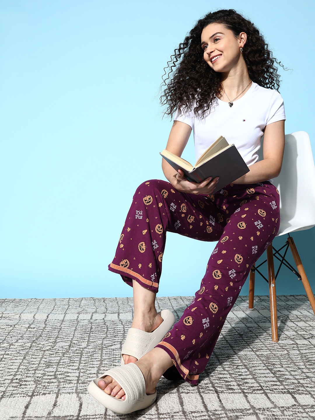 

DressBerry Women Conversational Printed Halloween Spirit Lounge Pants, Purple