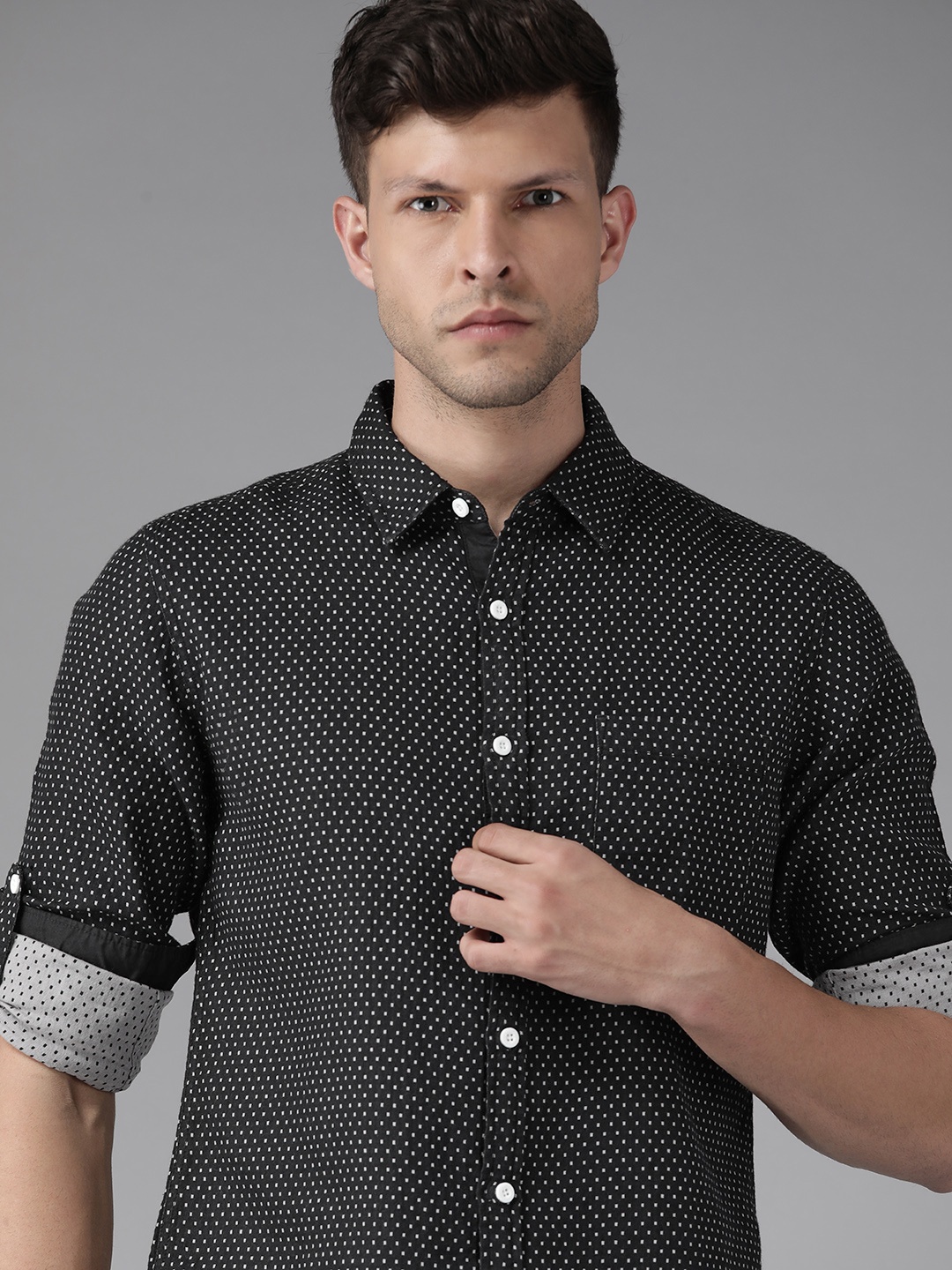 

Roadster Men Black & White Polka Dots Printed Comfort Pure Cotton Casual Shirt