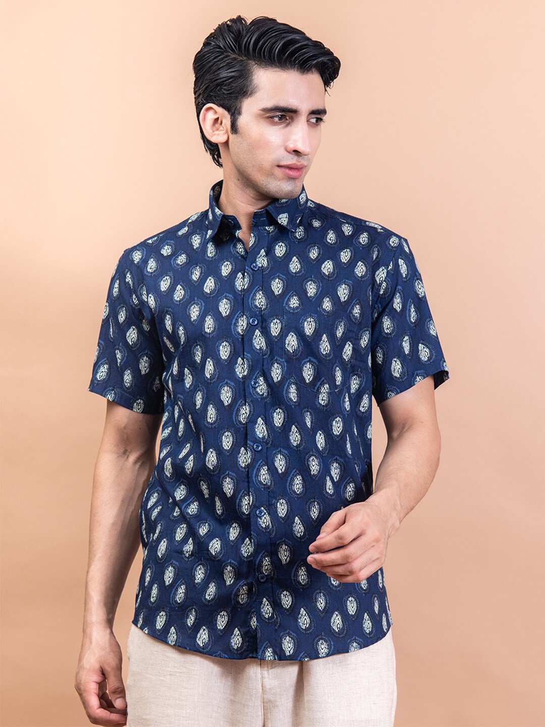 

Tistabene Men Navy Blue Regular Fit Floral Printed Casual Shirt