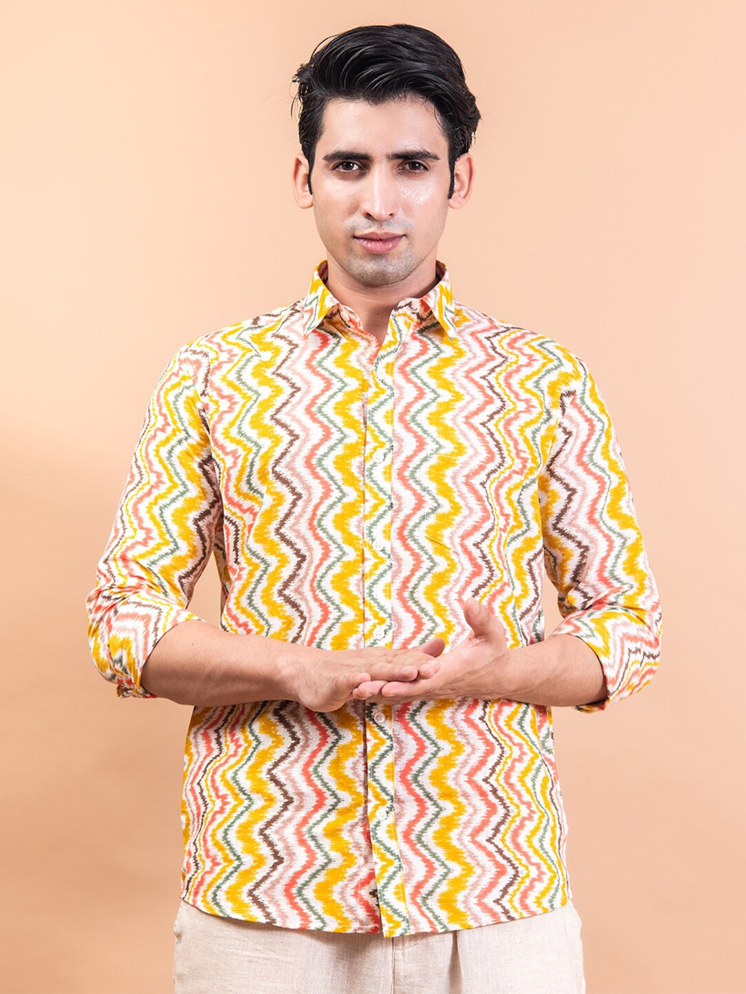 

Tistabene Men Multicoloured Chevron Printed Casual Shirt, Yellow