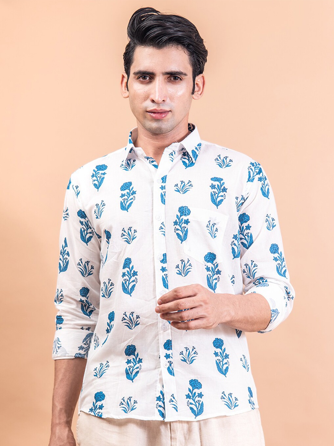 

Tistabene Men White Floral Printed Casual Shirt