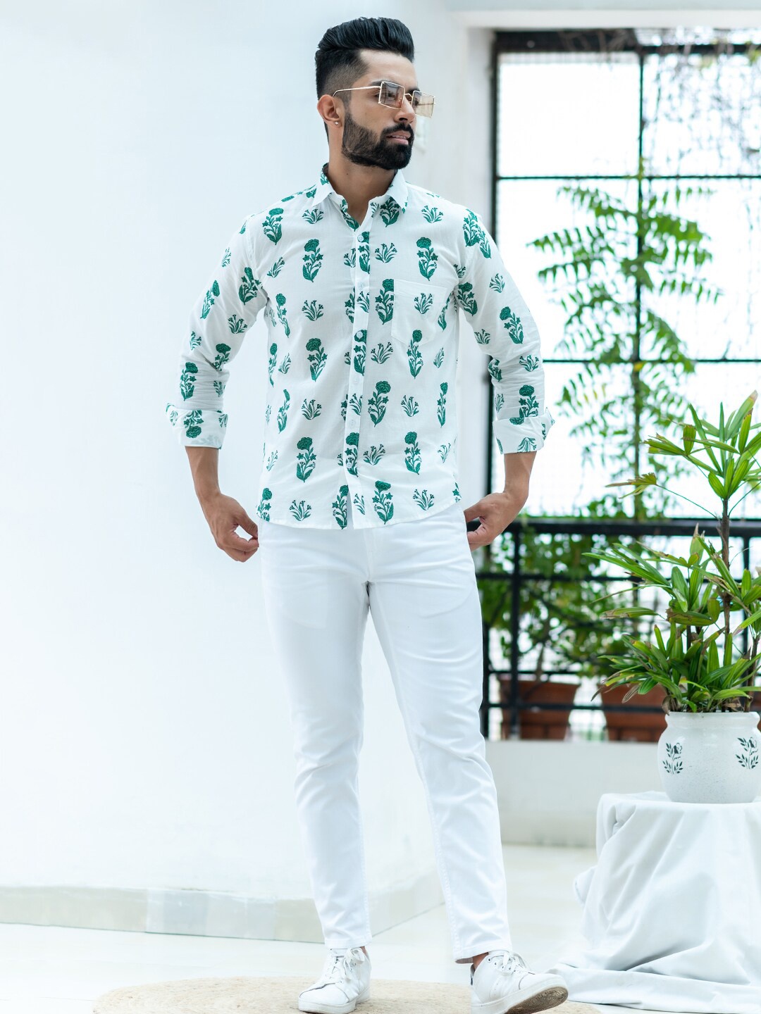 

Tistabene Men Green Floral Printed Casual Shirt