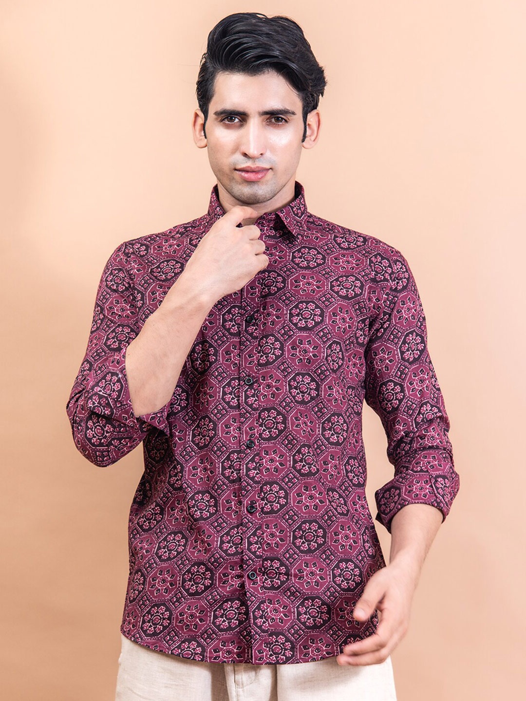 

Tistabene Men Purple Floral Printed Cotton Casual Shirt