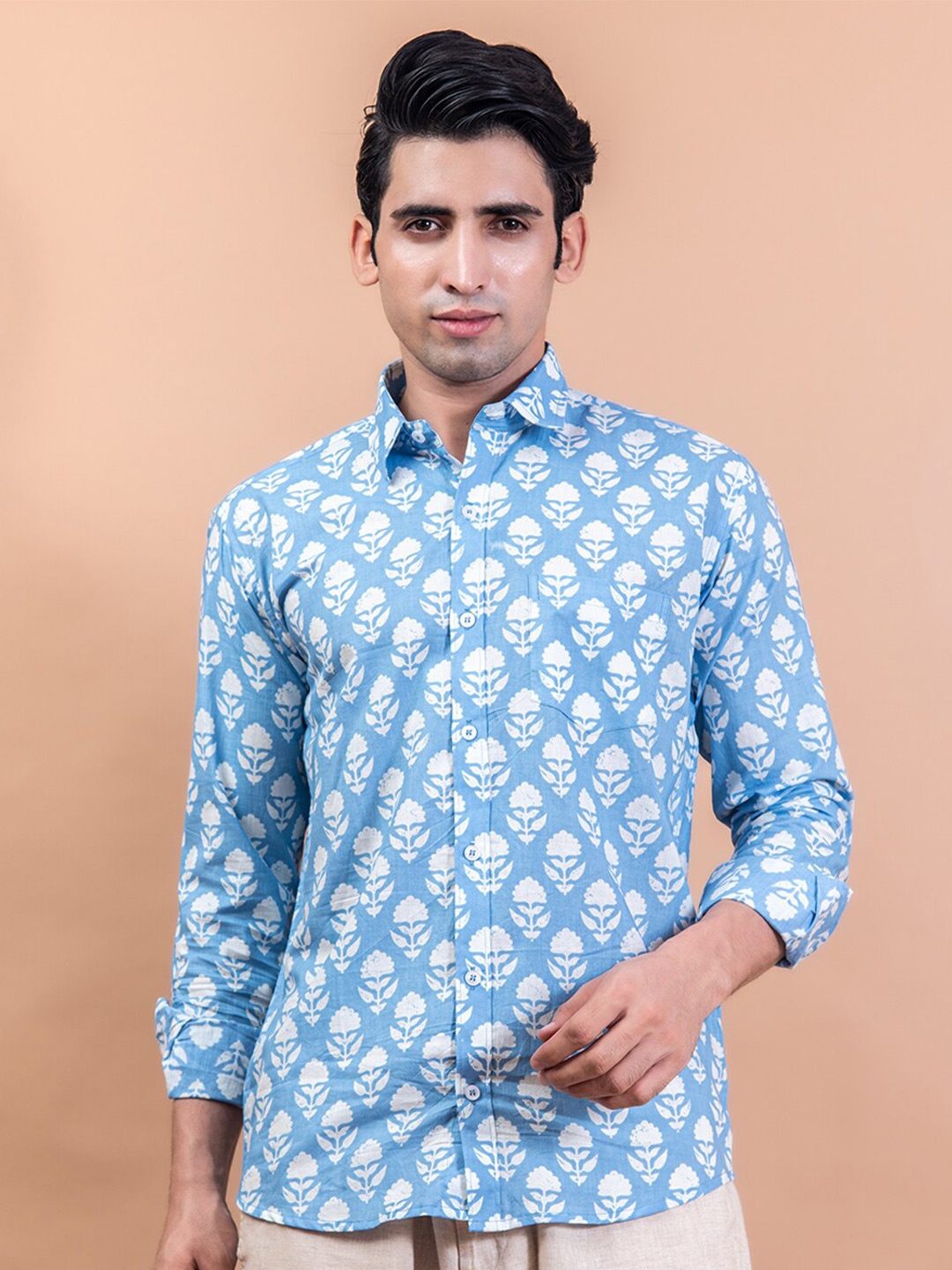 

Tistabene Men Blue Floral Printed Casual Shirt