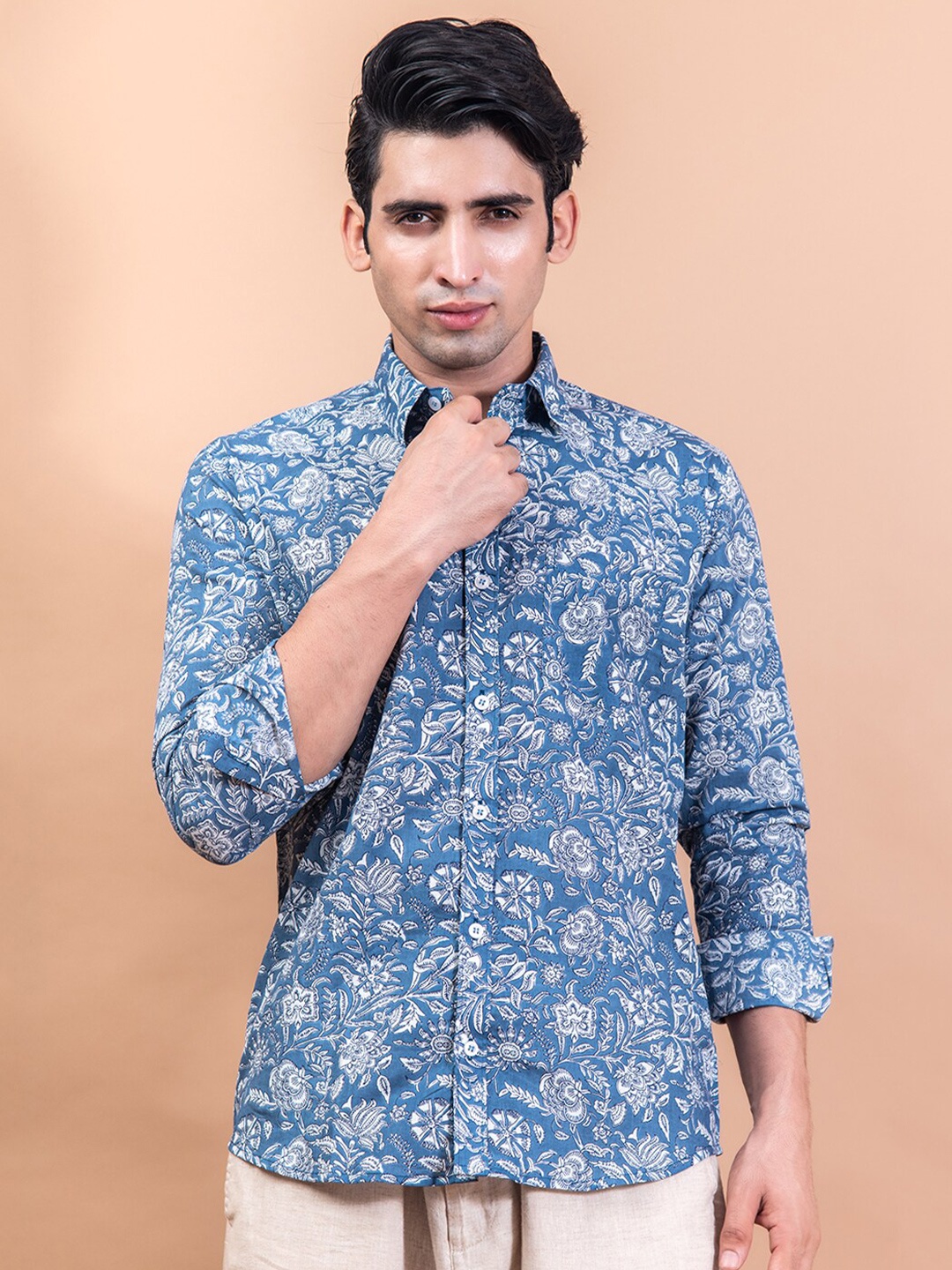 

Tistabene Men Blue Regular Fit Floral Printed Casual Shirt