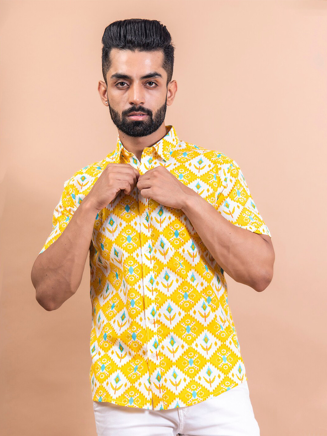 

Tistabene Men Yellow Floral Printed Casual Shirt