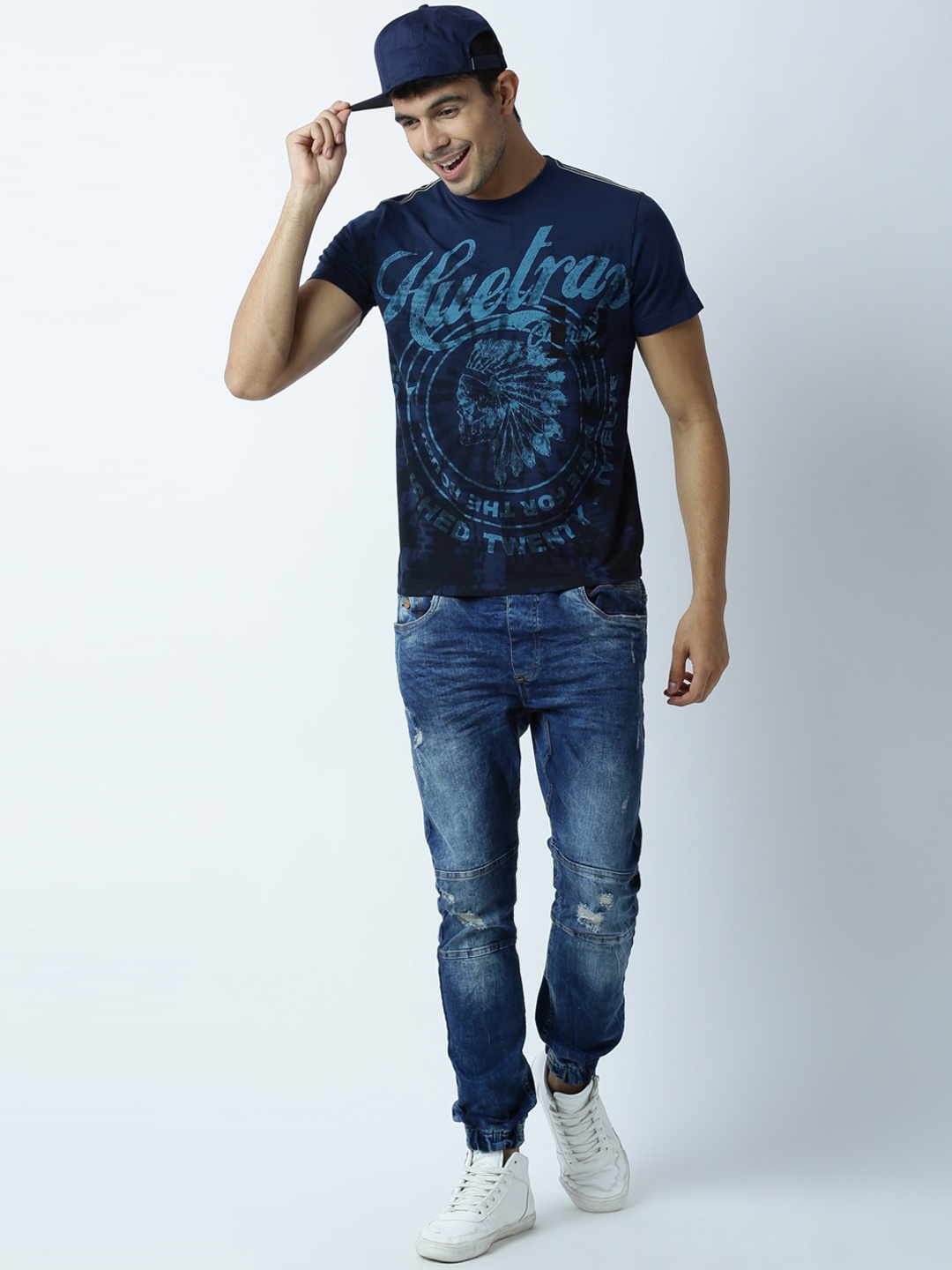 

Huetrap Men Navy Blue Printed Round Neck T-shirt