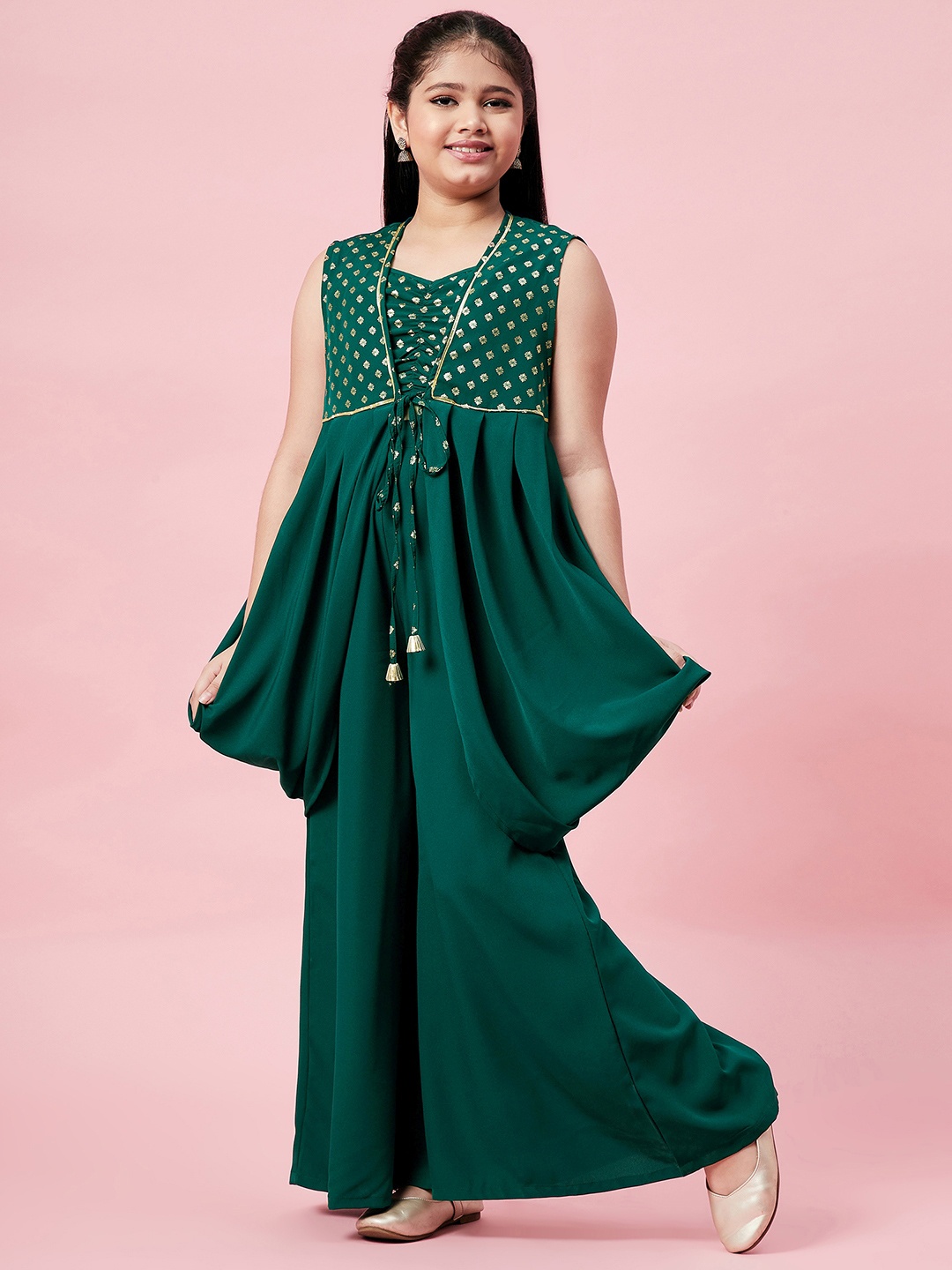 

Stylo Bug Girls Green Ethnic Motifs Printed High Slit Kurta with Palazzos