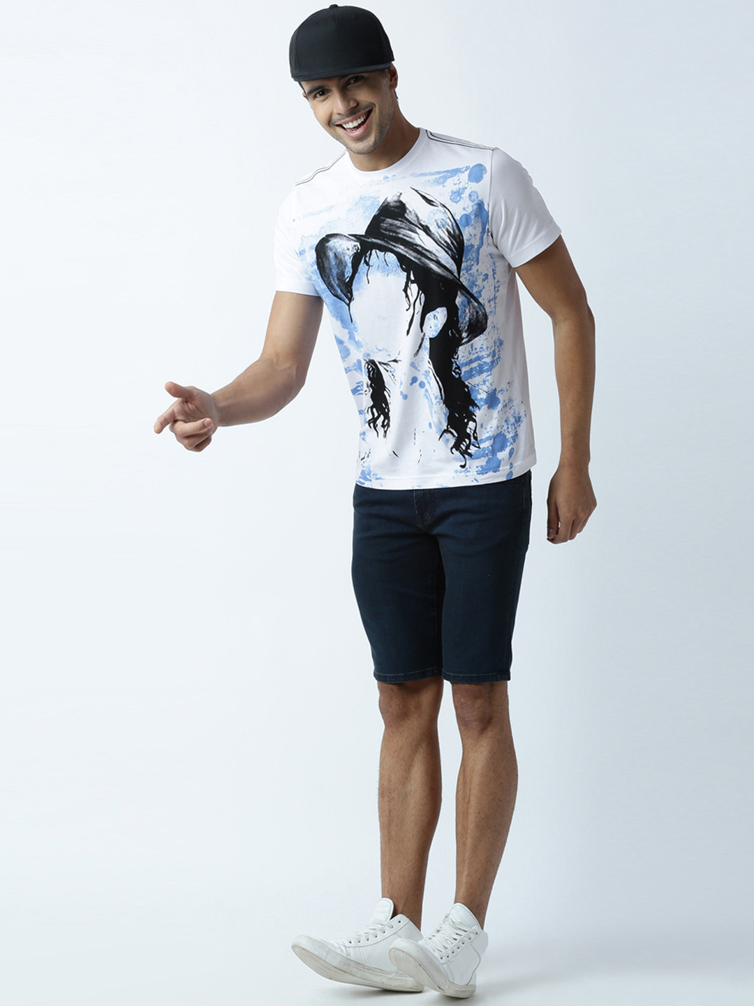 

Huetrap Men White Printed Round Neck T-shirt