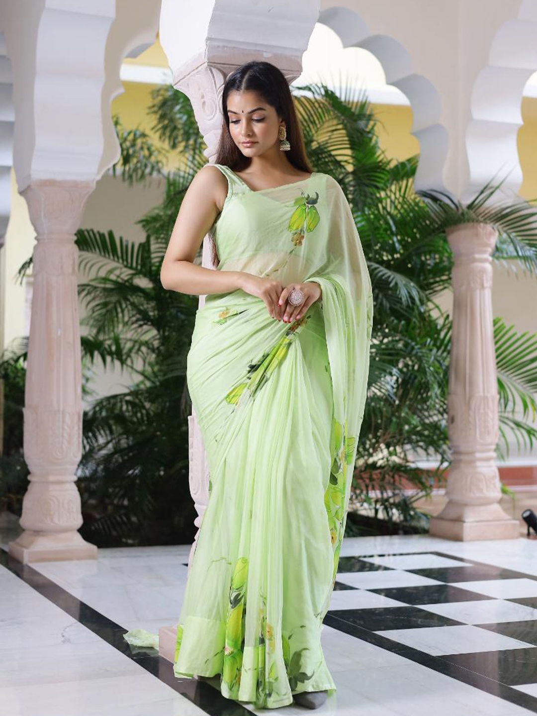 

Baisacrafts Women Green Floral Handpainted Pure Chiffon Saree