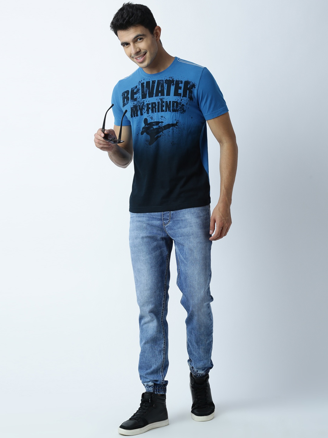 

Huetrap Men Blue Printed Round Neck T-shirt