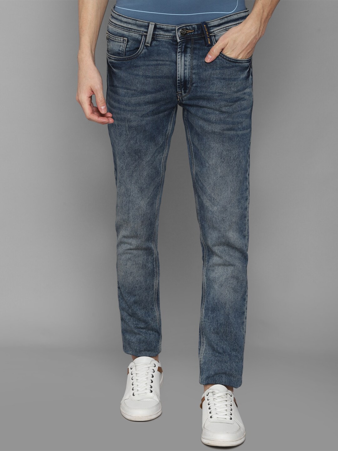 

Allen Solly Sport Men Navy Blue Skinny Fit Heavy Fade Jeans