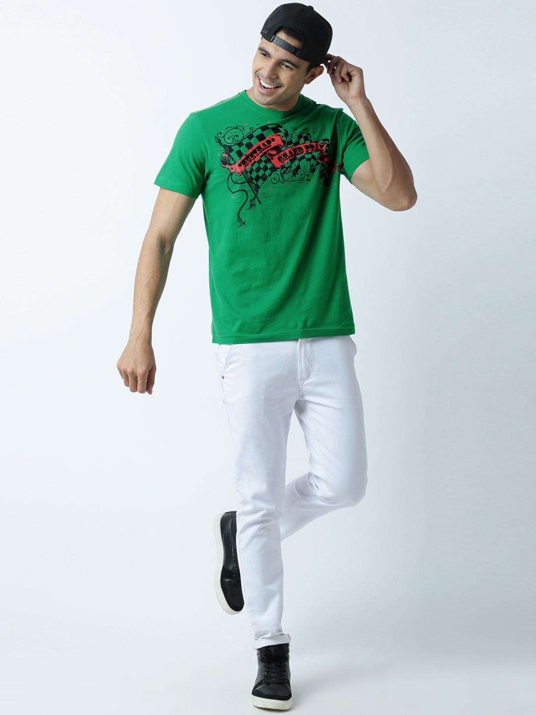 

Huetrap Men Green Printed Round Neck T-shirt