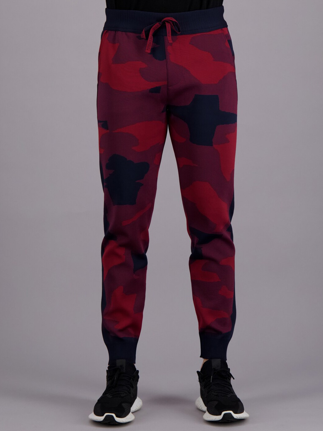 

FREESOUL Men Red & Blue Camouflage Printed Joggers
