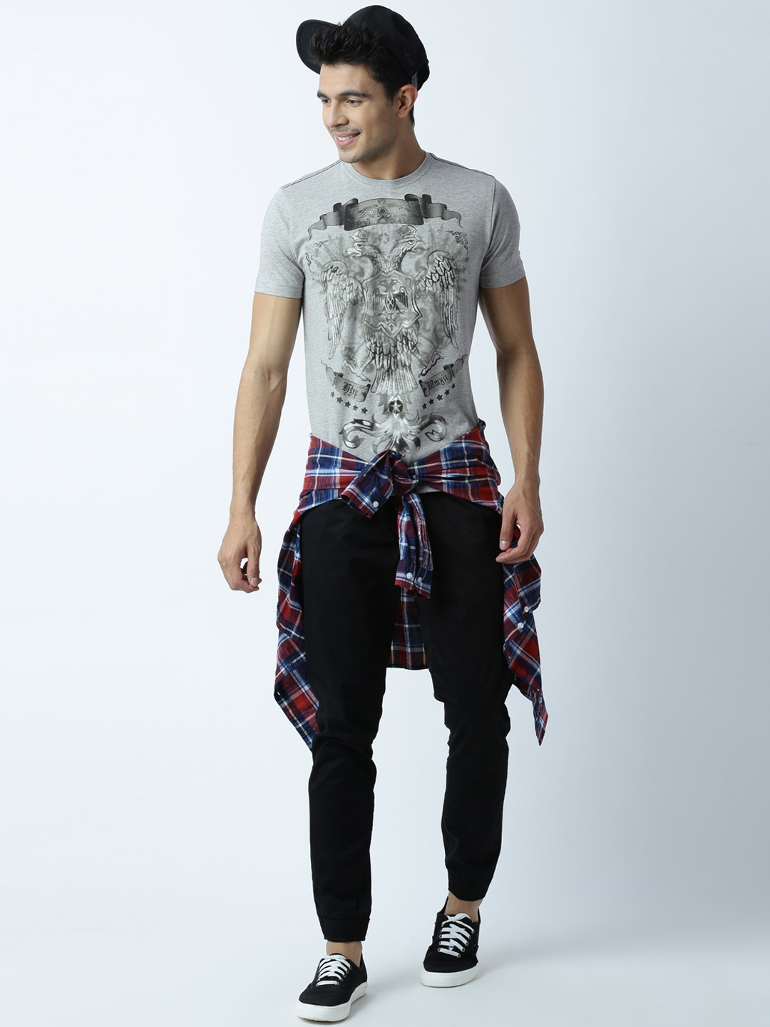 

Huetrap Men Grey Printed Round Neck T-shirt
