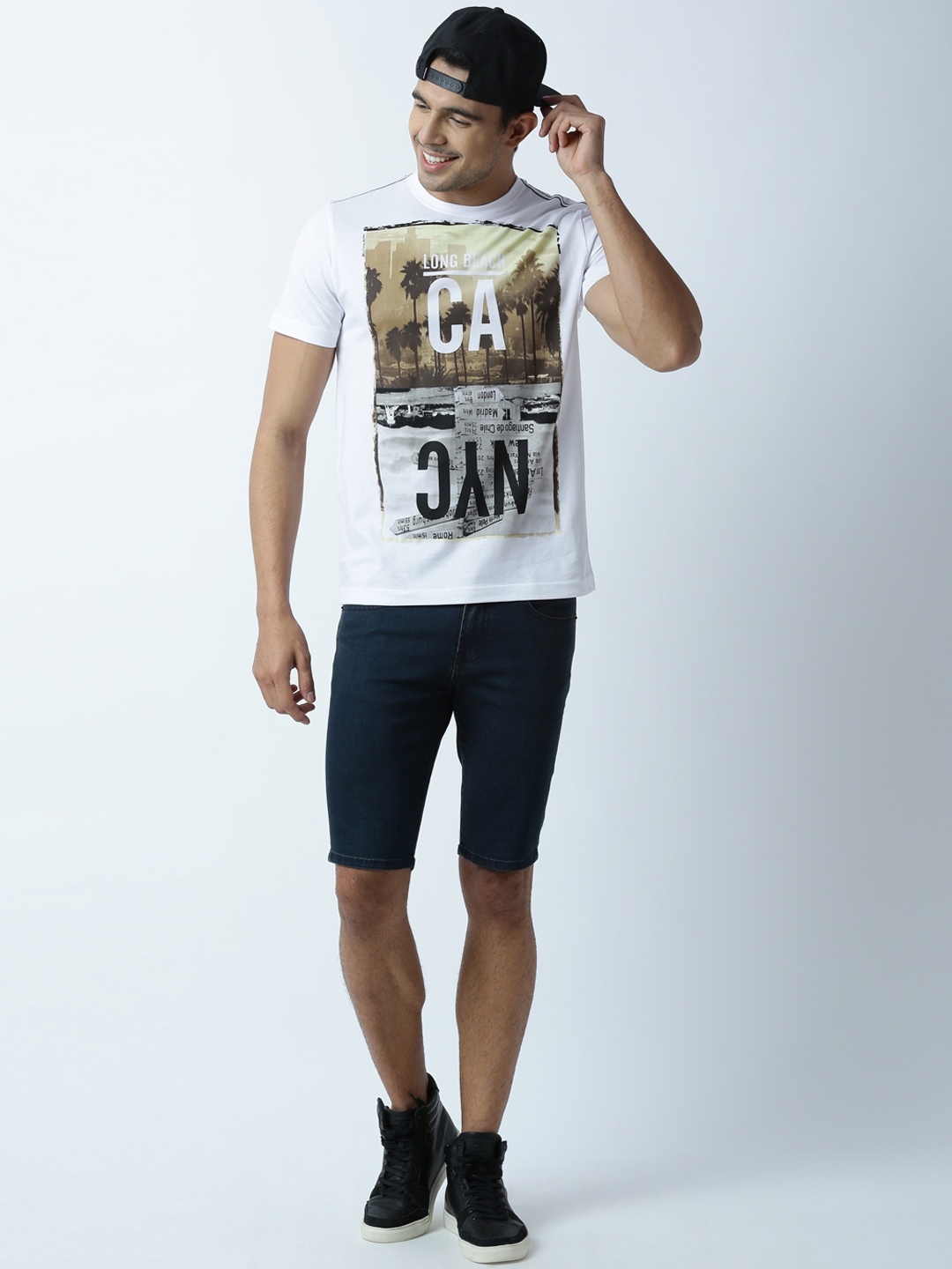 

Huetrap Men White Printed Round Neck T-shirt