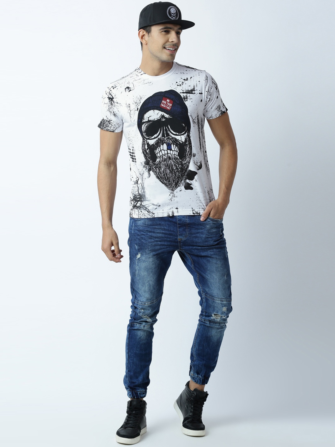 

Huetrap Men White Printed Round Neck T-shirt