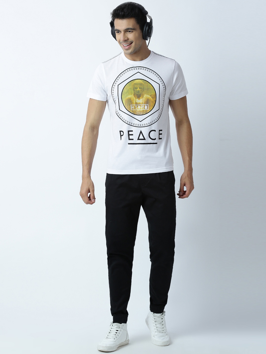 

Huetrap Men White Printed Round Neck T-shirt