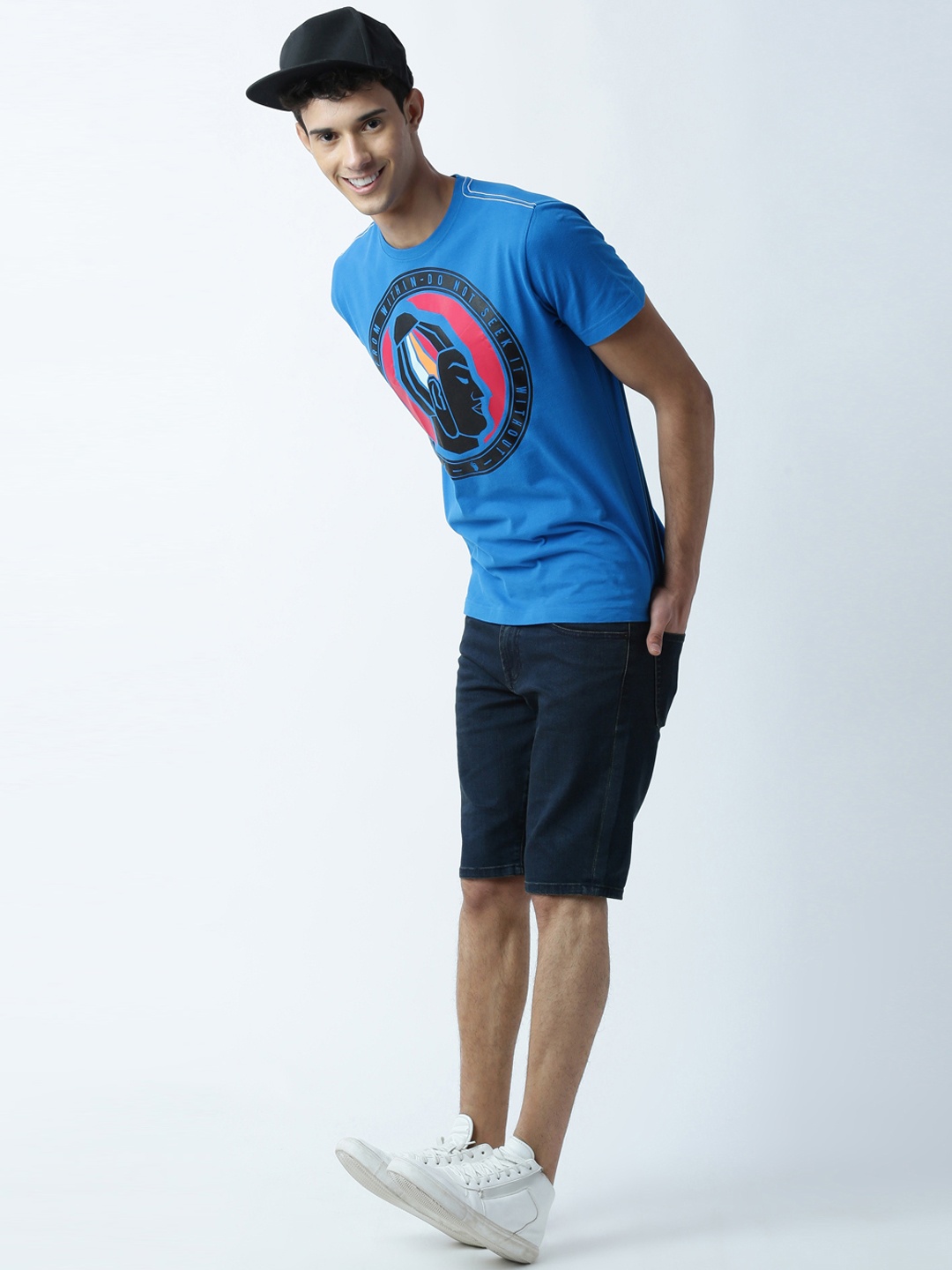 

Huetrap Men Blue Printed Round Neck T-shirt