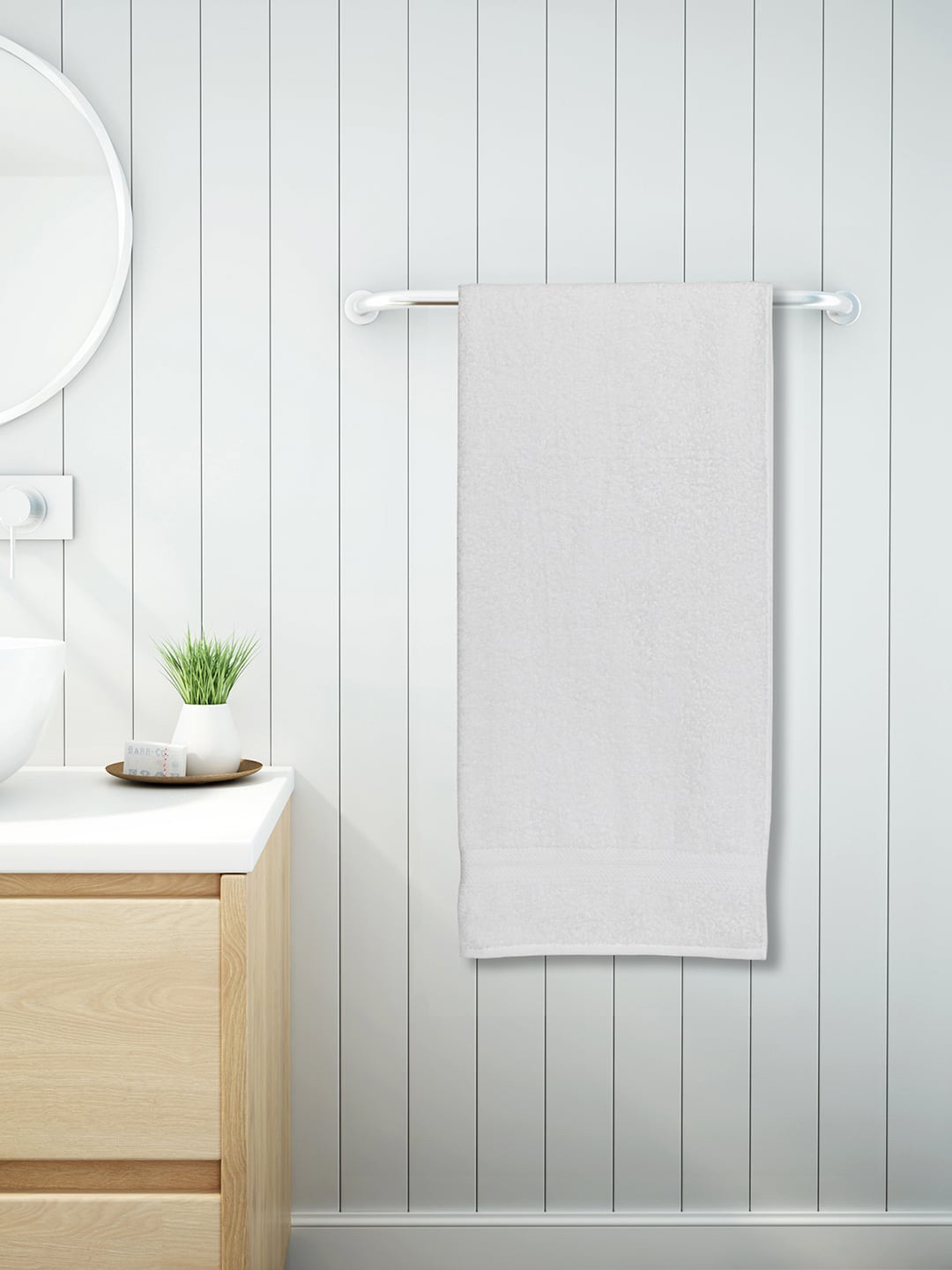 

SPACES White Solid 448GSM Pure Cotton Bath Towel