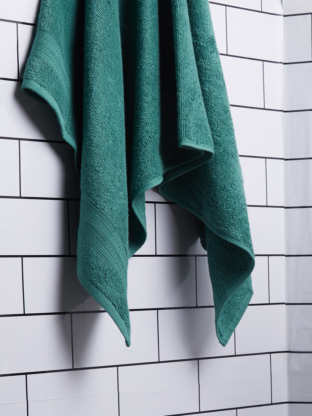 

SPACES Green Solid 100% Cotton 400 GSM Bath Towels