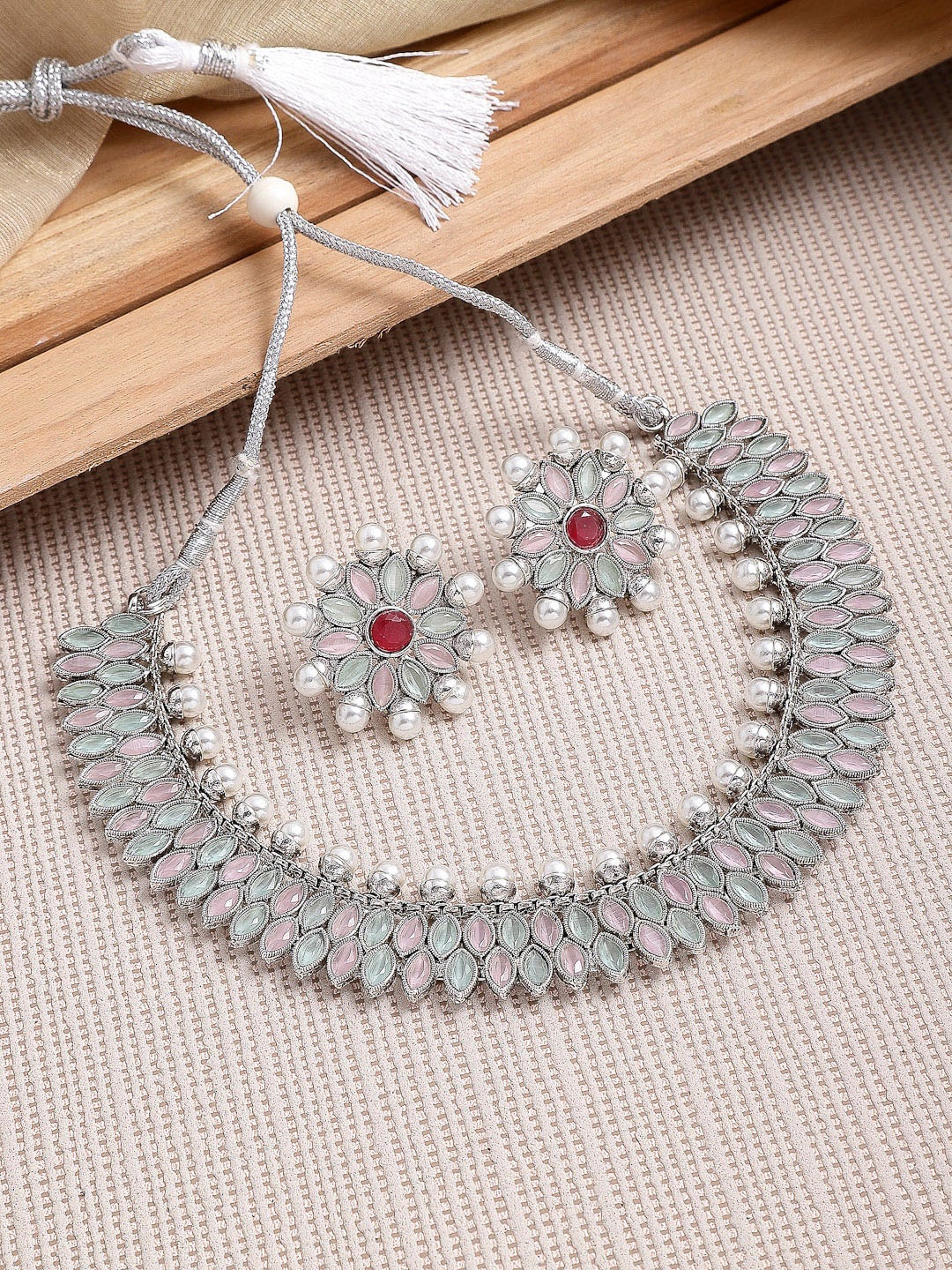 

ZENEME Silver-Plated & Pink Kundan Studded Leaf Shaped Jewellery Set
